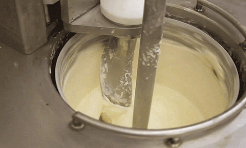 冰淇淋工厂大探秘：“雪人”的“脸”是怎么做出来的？(4)