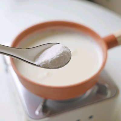 伊利小布丁怎么做好吃（百吃不腻的牛奶布丁教程）(3)