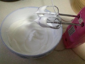 自制哈根达斯冰淇淋的做法（10步简单教你制作）(3)