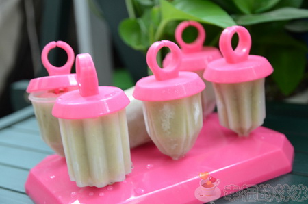 绿豆沙冰棍的做法（解析绿豆冰棍的制作方法）(1)