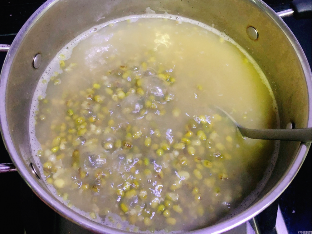 绿豆雪糕自己在家怎么做（教你在家做绿豆雪糕）(4)