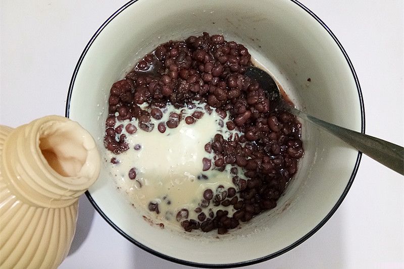 红豆雪糕教学（介绍一碗红豆和半瓶酸奶教你在家做冰棍）(7)