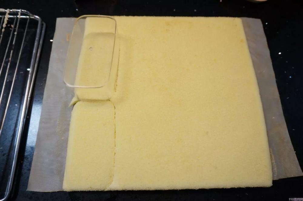 水果冰淇淋蛋糕做法（冰淇淋蛋糕的做法窍门）(2)