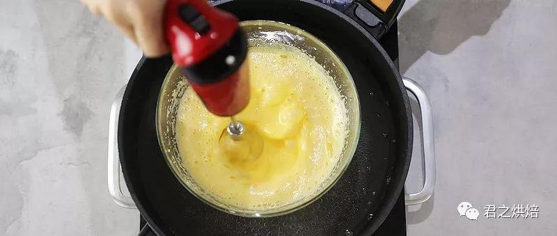 冰淇淋蛋糕的制作流程（家庭简易慕斯蛋糕简单又好吃做法）(9)