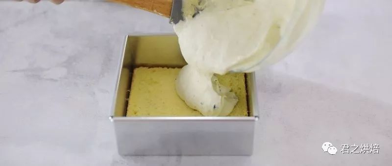 冰淇淋蛋糕的制作流程（家庭简易慕斯蛋糕简单又好吃做法）(15)