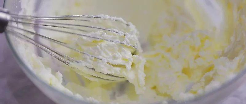 冰淇淋蛋糕的制作流程（家庭简易慕斯蛋糕简单又好吃做法）(19)