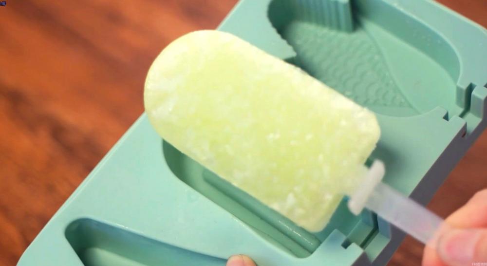 绿舌头雪糕做法（分享一口感受夏季的凉爽好吃到跺脚）(1)