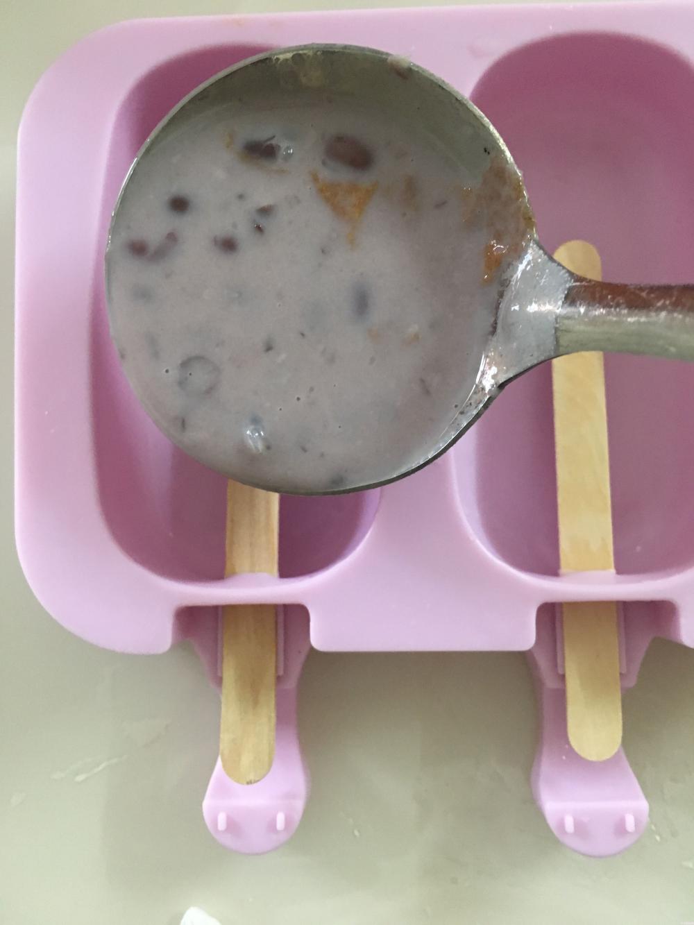 一瓶牛奶，一碗红豆，教你们做出美味鲜奶红豆冰棒(6)